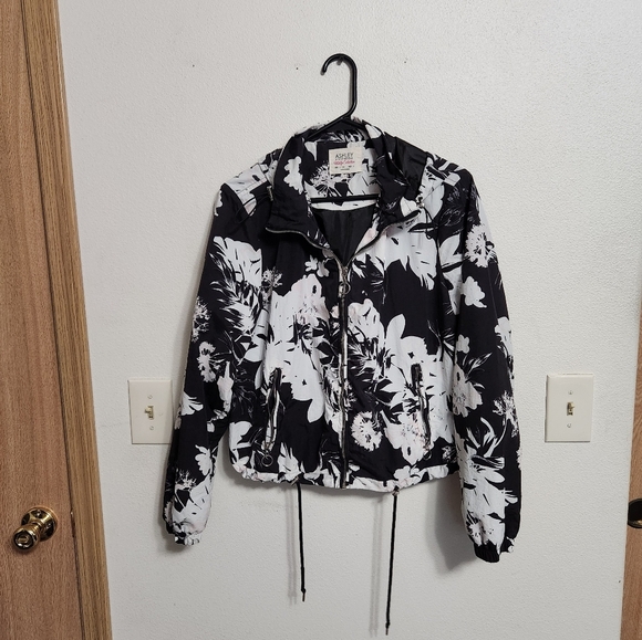 Ashley by 26 International Utility Jacket Floral White & Black Size large - Picture 14 of 16